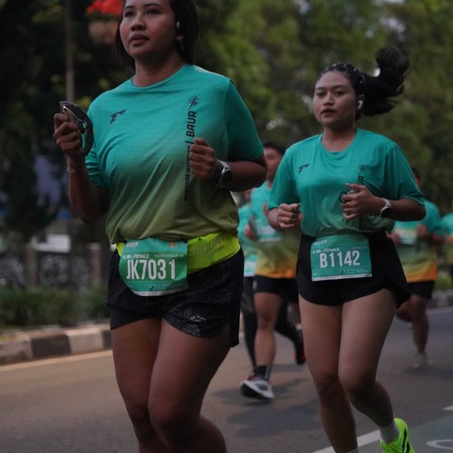 Race photo from BAUR RUN 2025