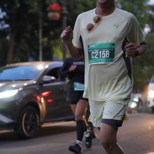 Race photo from BAUR RUN 2025