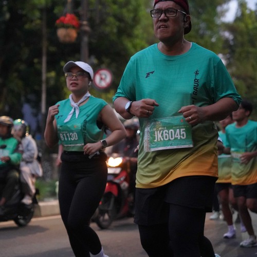 Race photo from BAUR RUN 2025
