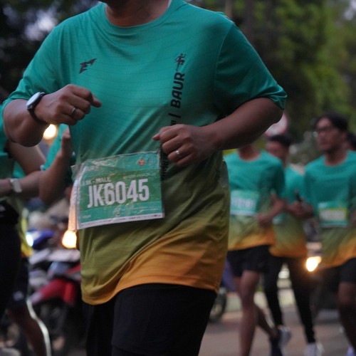 Race photo from BAUR RUN 2025