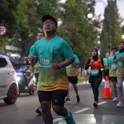 Race photo from BAUR RUN 2025