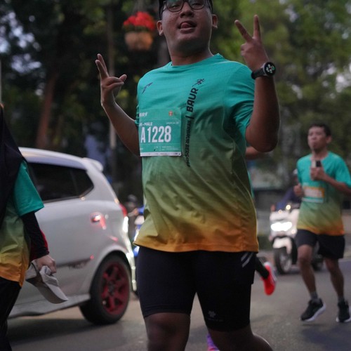 Race photo from BAUR RUN 2025