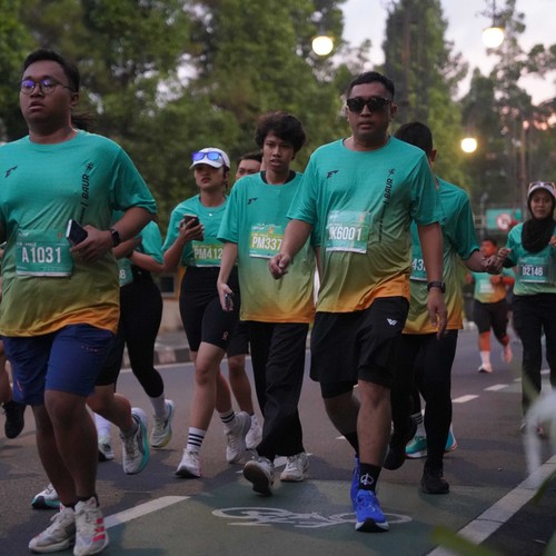 Race photo from BAUR RUN 2025