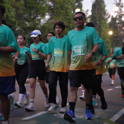 Race photo from BAUR RUN 2025