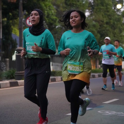 Race photo from BAUR RUN 2025