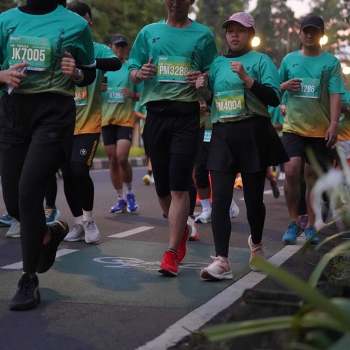 Race photo from BAUR RUN 2025