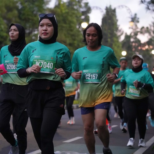 Race photo from BAUR RUN 2025