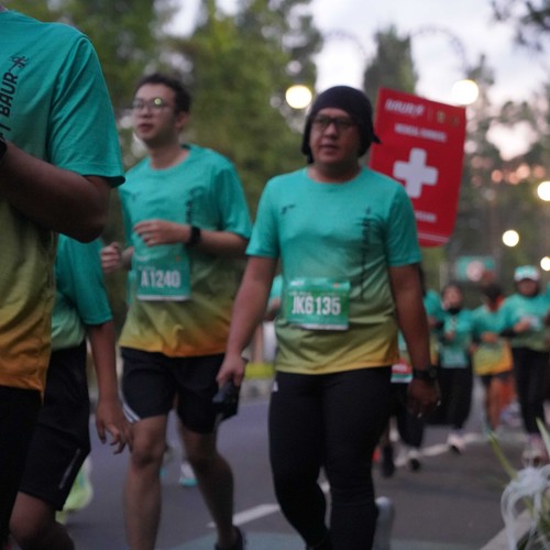 Race photo from BAUR RUN 2025