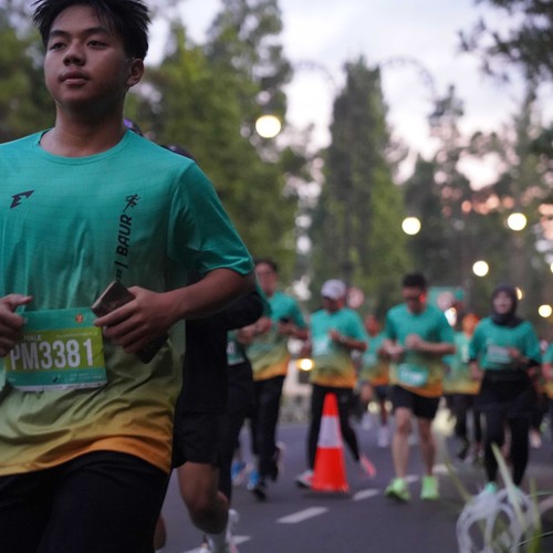 Race photo from BAUR RUN 2025