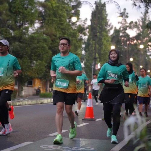 Race photo from BAUR RUN 2025