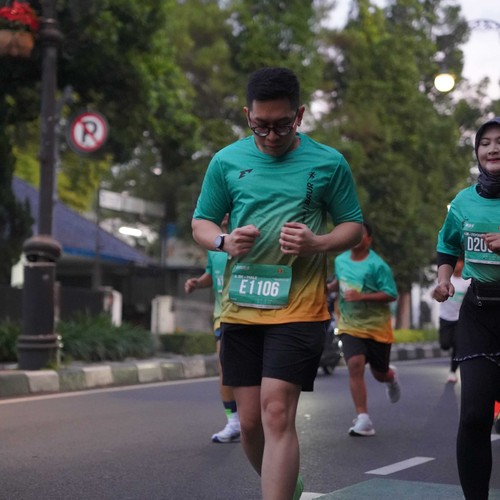 Race photo from BAUR RUN 2025