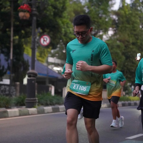 Race photo from BAUR RUN 2025