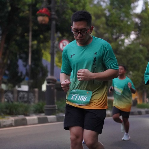 Race photo from BAUR RUN 2025