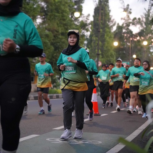Race photo from BAUR RUN 2025