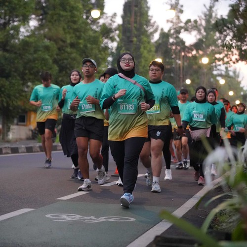 Race photo from BAUR RUN 2025