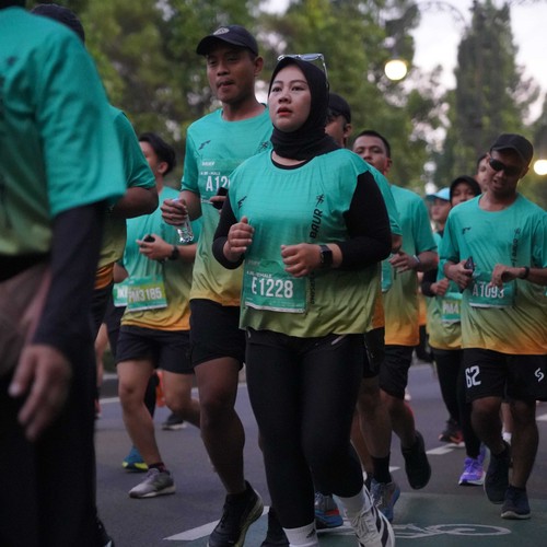 Race photo from BAUR RUN 2025