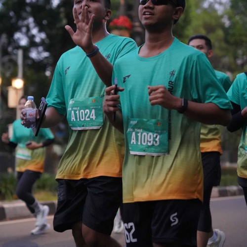 Race photo from BAUR RUN 2025