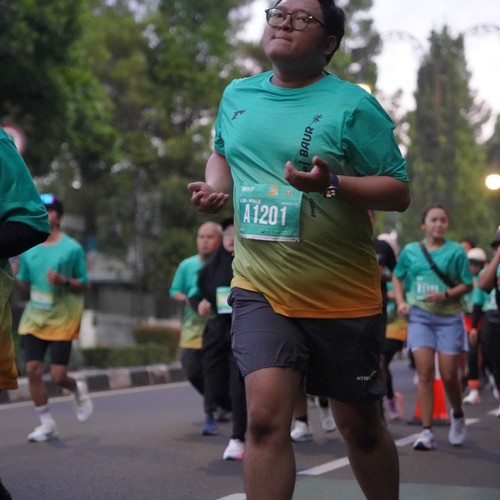 Race photo from BAUR RUN 2025