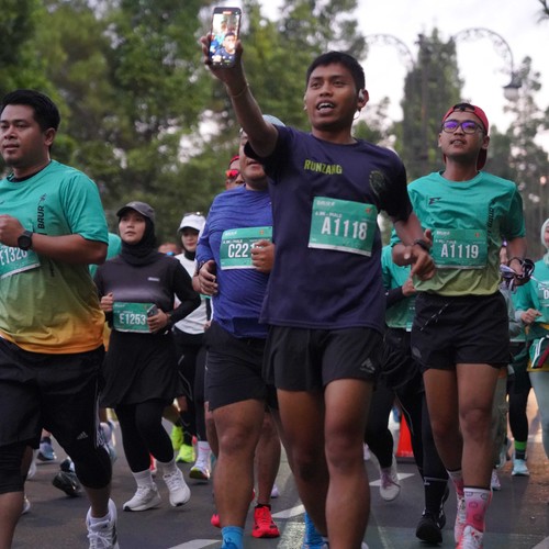 Race photo from BAUR RUN 2025