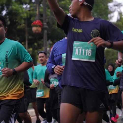 Race photo from BAUR RUN 2025