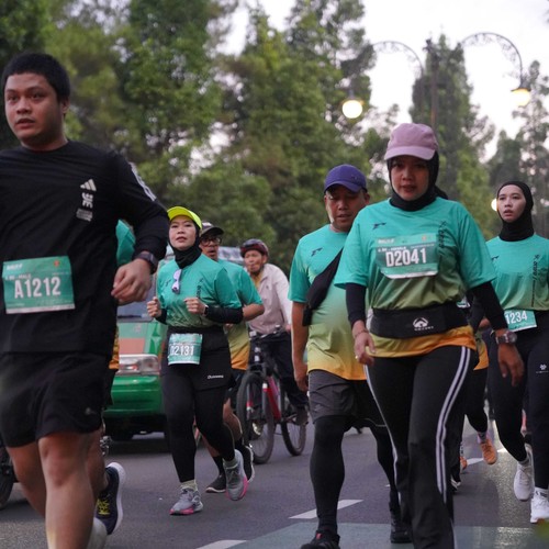 Race photo from BAUR RUN 2025