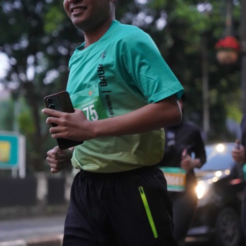 Race photo from BAUR RUN 2025