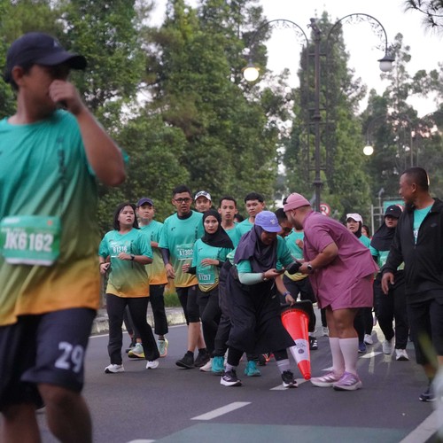 Race photo from BAUR RUN 2025