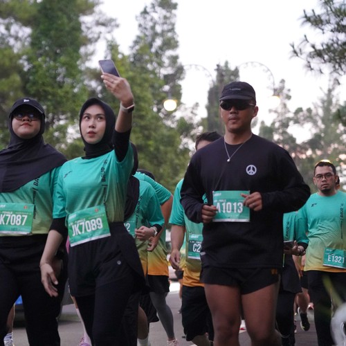 Race photo from BAUR RUN 2025