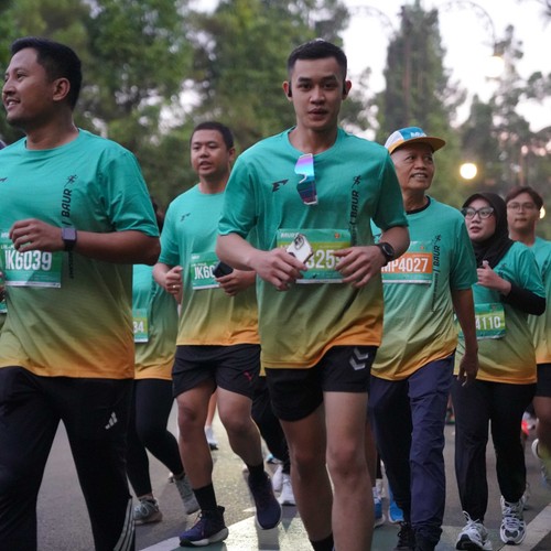 Race photo from BAUR RUN 2025