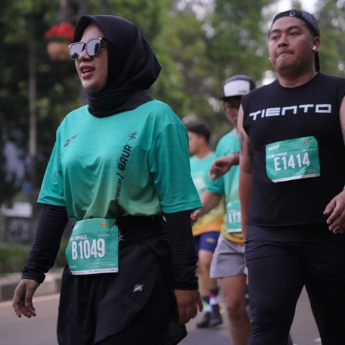 Race photo from BAUR RUN 2025
