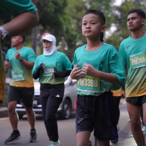 Race photo from BAUR RUN 2025