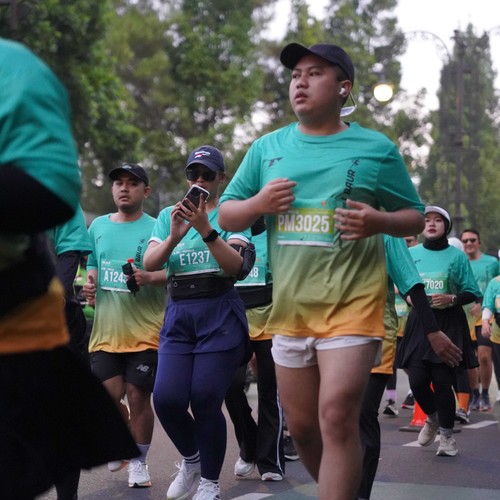 Race photo from BAUR RUN 2025