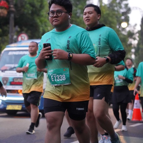 Race photo from BAUR RUN 2025