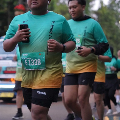 Race photo from BAUR RUN 2025