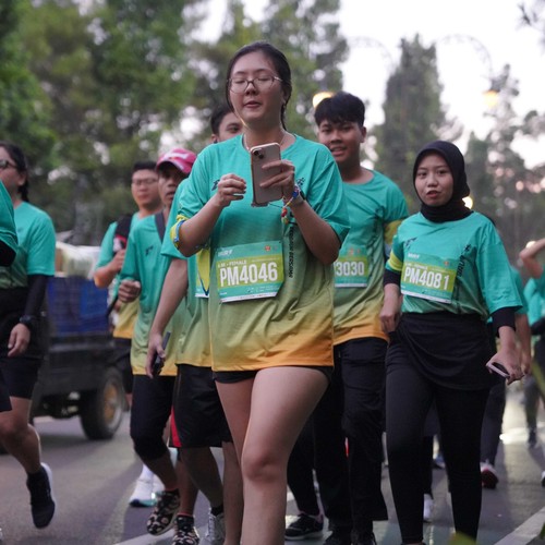 Race photo from BAUR RUN 2025