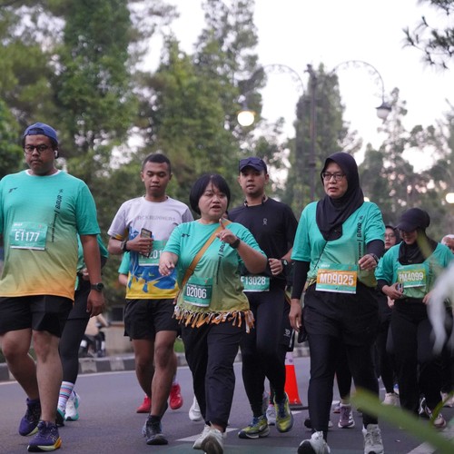 Race photo from BAUR RUN 2025