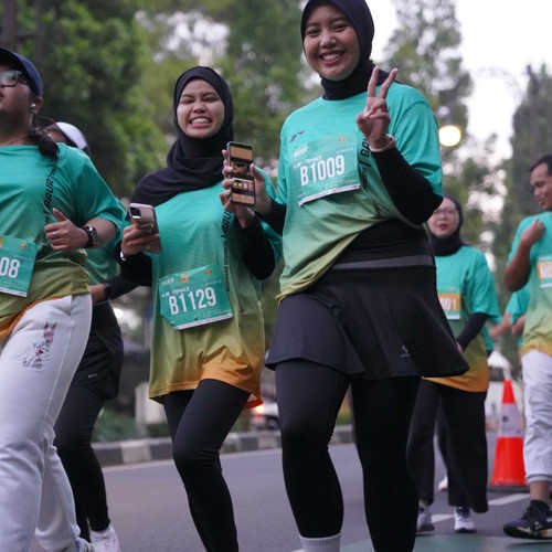 Race photo from BAUR RUN 2025