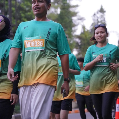 Race photo from BAUR RUN 2025