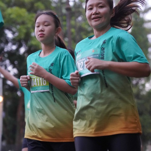Race photo from BAUR RUN 2025