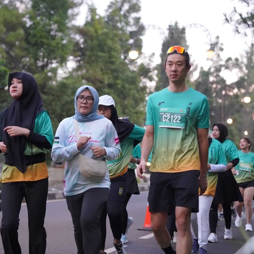 Race photo from BAUR RUN 2025
