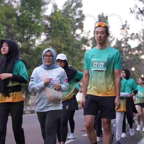 Race photo from BAUR RUN 2025