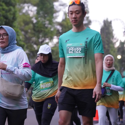 Race photo from BAUR RUN 2025