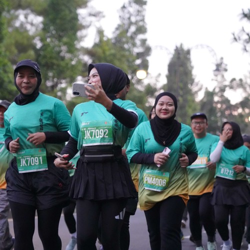 Race photo from BAUR RUN 2025