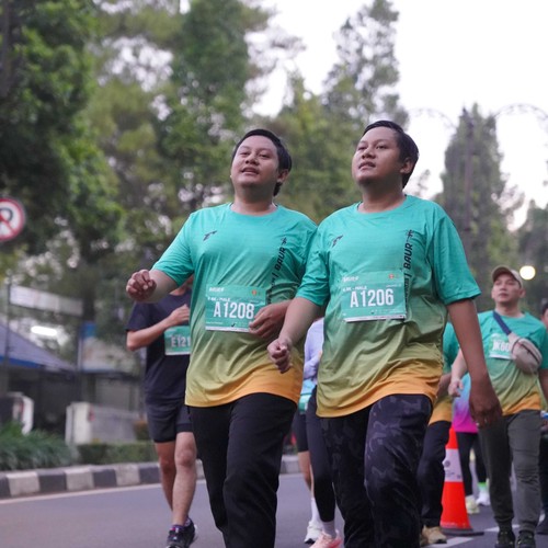Race photo from BAUR RUN 2025