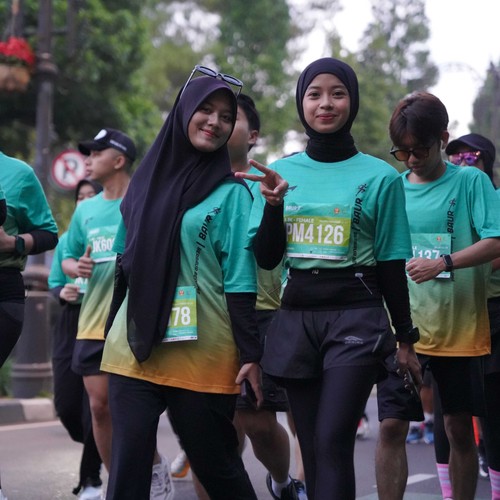 Race photo from BAUR RUN 2025