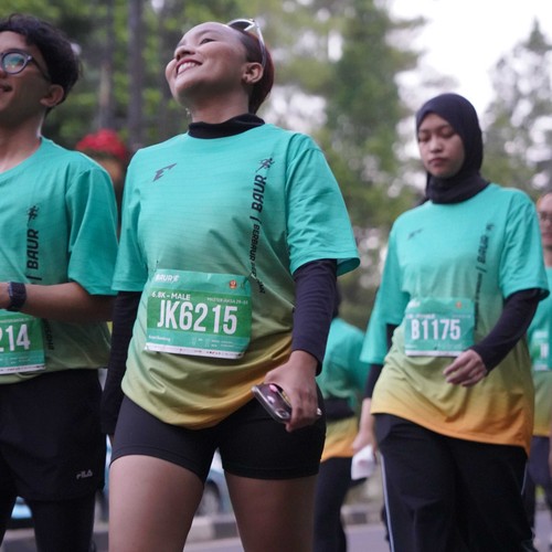 Race photo from BAUR RUN 2025