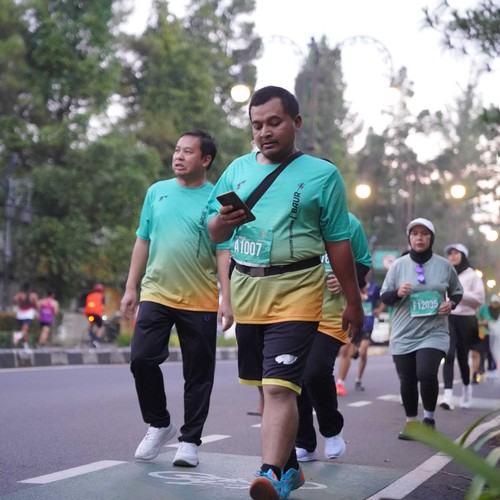 Race photo from BAUR RUN 2025