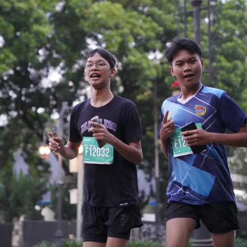 Race photo from BAUR RUN 2025