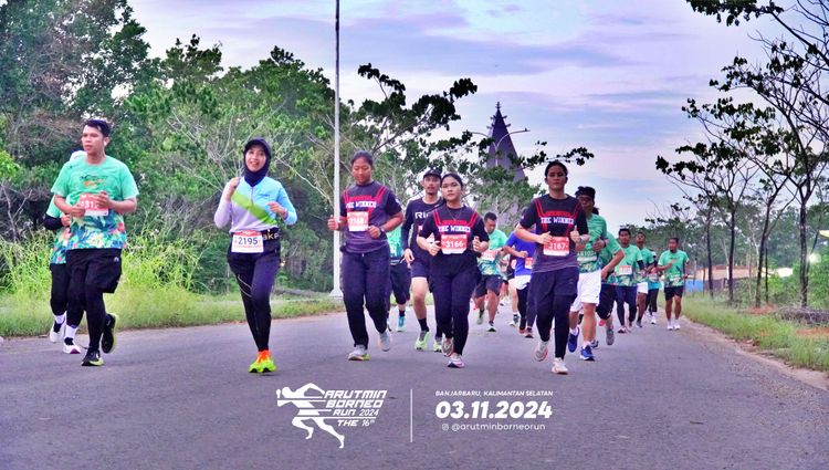 Race photo from Arutmin Borneo Run 2024