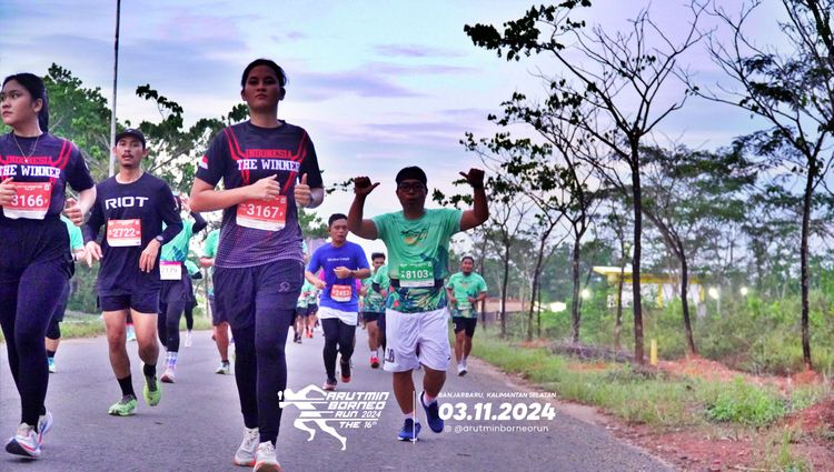 Race photo from Arutmin Borneo Run 2024